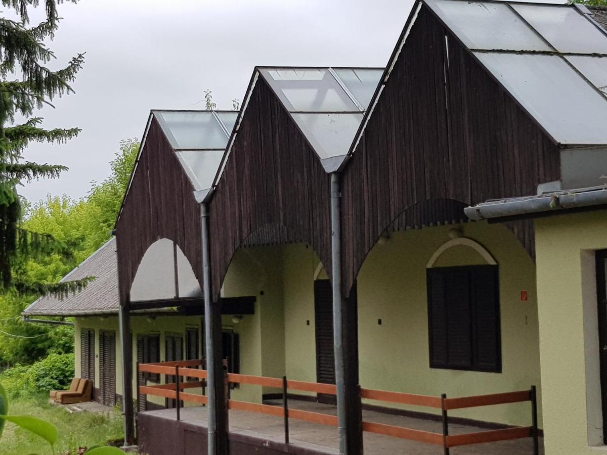 Hotel Domus Vendeghaz Balatonszárszó Exteriér fotografie